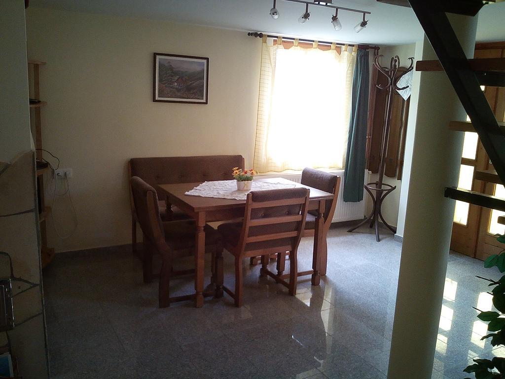 Agave Apartman Sarvar Ngoại thất bức ảnh