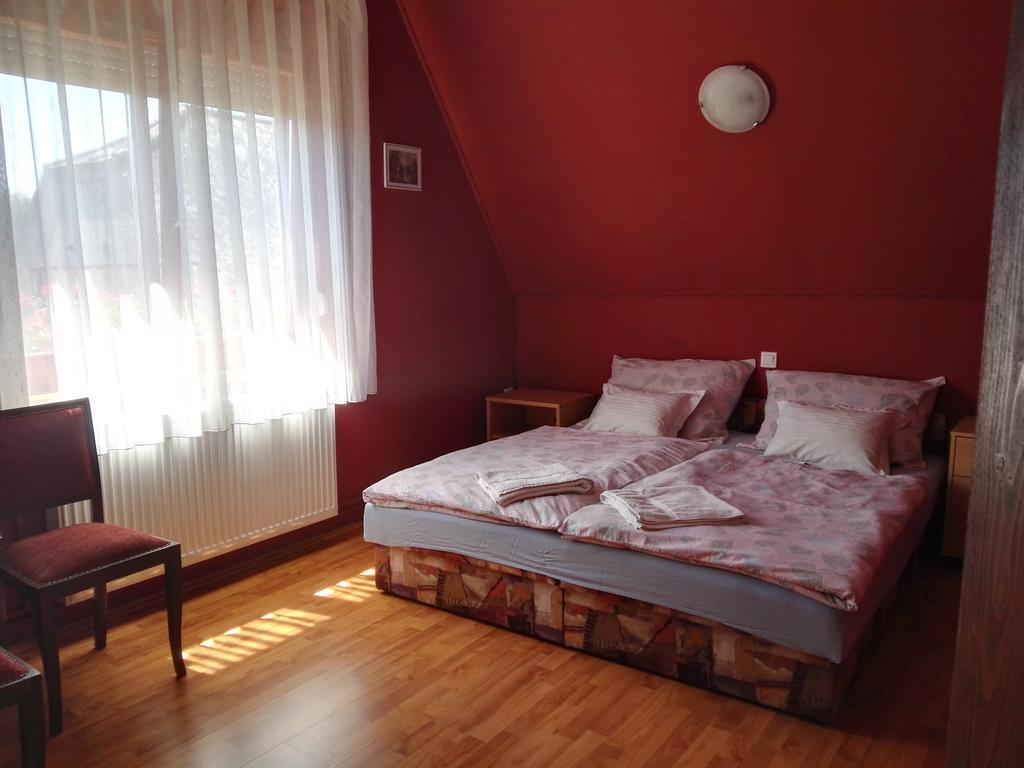 Agave Apartman Sarvar Ngoại thất bức ảnh