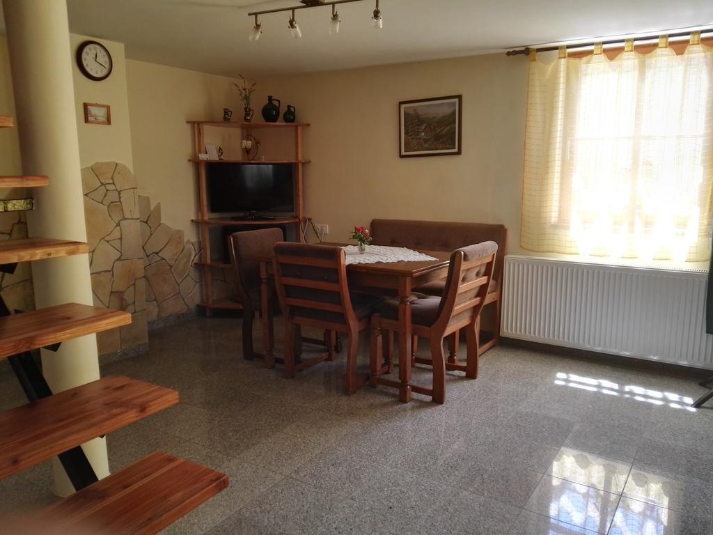 Agave Apartman Sarvar Ngoại thất bức ảnh